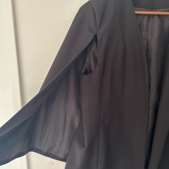 Elegant Black Women's Cape - Picture 9 of 9